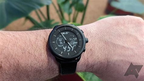 Fossil Gen 6 Hybrid Wellness Edition review: Simple and elegant
