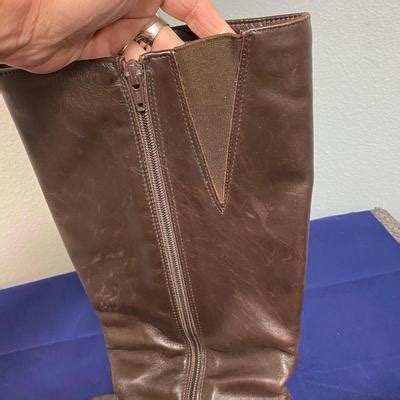 Dark Brown Regence Knee High Zip Up Boots Size 9 | EstateSales.org