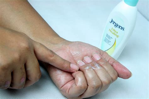 how to get off acrylic nails at home 11