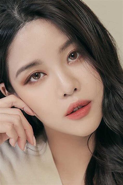 Beauty influencers discuss their own Hair Typee on YouTube