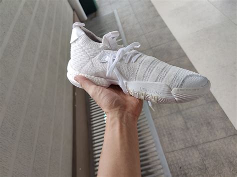 Trae Young 2, Men's Fashion, Footwear, Casual Shoes on Carousell