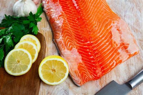 healthier  salmon  comparison  nutrition  benefits