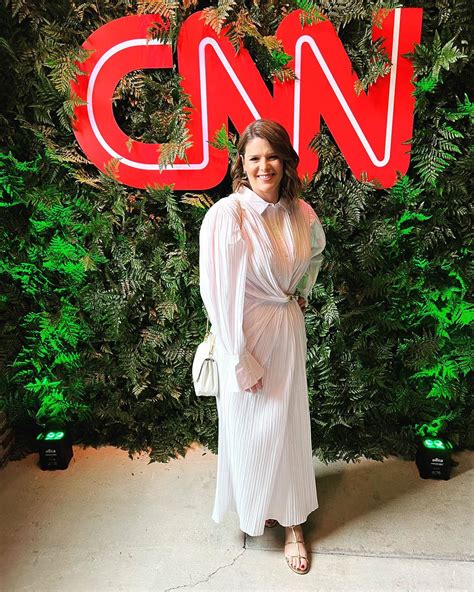 Kasie Hunt's feet
