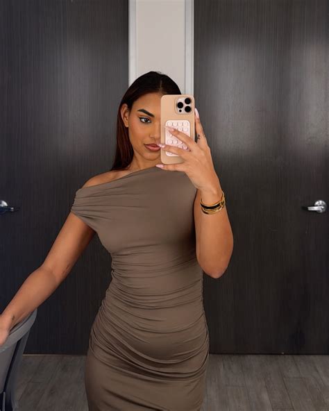 Ashley Nicole Moss | break’s over. ball up top. @cbssports | Instagram