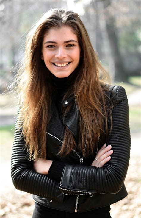 Busty topless models - inrikofetish