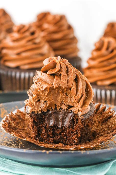 Moist Chocolate Cupcakes With Ganache Filling