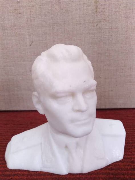 Бюст "Летчик-космонавт СССР А.Г. Николаев" КОНЕЦ 20 В.В.