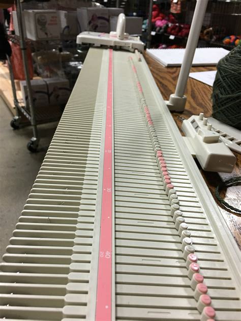 Silver Reed LK150 Mid-Gauge Knitting Machine - Super Easy to Use
