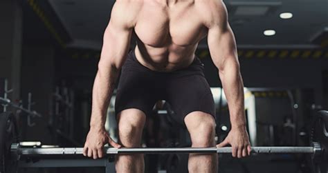 The Romanian Deadlift: Muscles Involved, Benefits, Variations, Tips ...