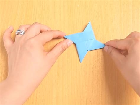 how to make paper throwing stars 1