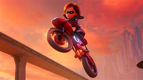 Elastigirl is Back in Action in Incredibles 2 Image – Exclusive ...