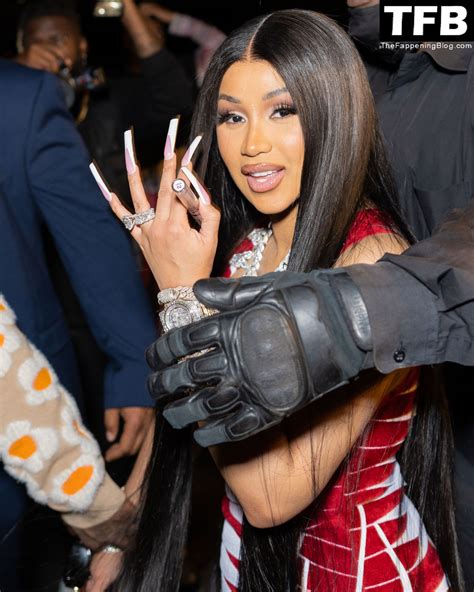 Cardi B Flaunts Her Cleavage As She Leaves A Club With Offset In NYC (8