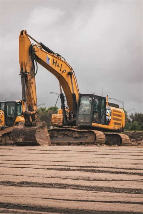 Dozer vs Loader: Difference and Comparison