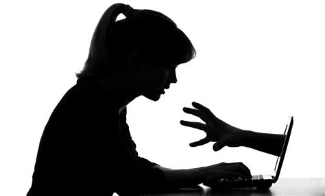 La innegable conexión de la causa transgénero con la pornografía y como