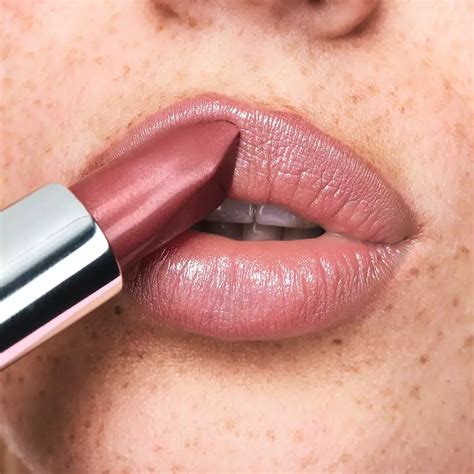 Купить кремовая губная помада по низкой цене в интернет-магазине Avon