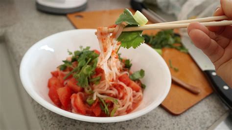 Mouth numbness from celery juice? (organic) : medicalmedium