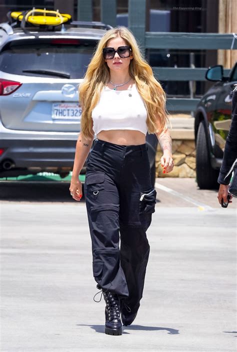 Avril Lavigne Nude in Leaked Porn and Private Pics - Scandal Planet