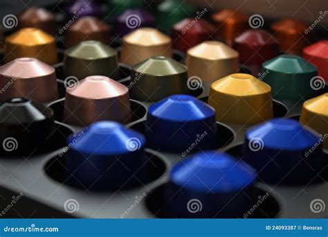Capsule Colourful Di Nespresso Immagine Stock - Immagine di giallo ...