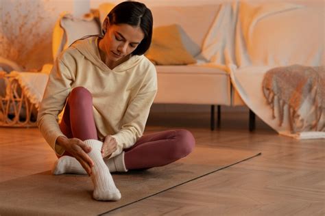 How To Soothe Heel Pain At Home | OnlyMyHealth