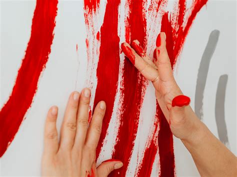 Painting 101: The Freedom of Finger Painting