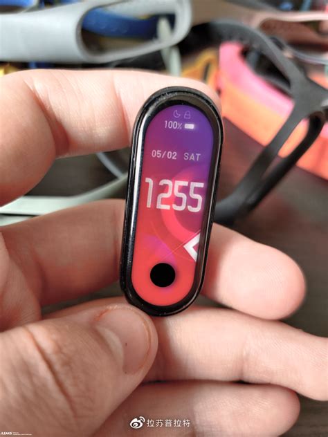 Потенциальный умный браслет Xiaomi Mi Band 5 на живых снимках во всей ...