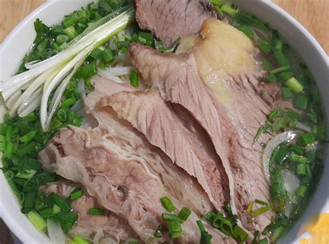 Cách Nấu Phở Tái Gầu: Thơm, Ngon, Hấp dẫn, Chuẩn vị