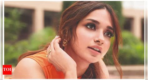 jiya shankar     lone wolf  dealt  difficult