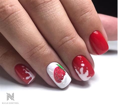 Маникюр с клубникой: 30+ нескучных и сладких идей