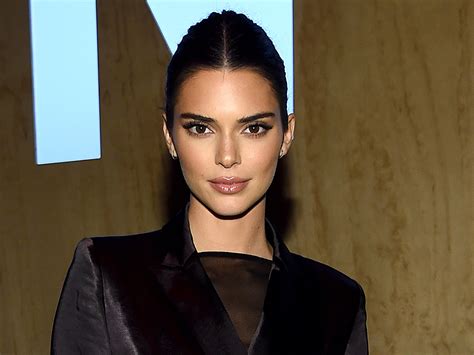 Kendall Jenner posts a nude photo, sparking debate about Instagram’s