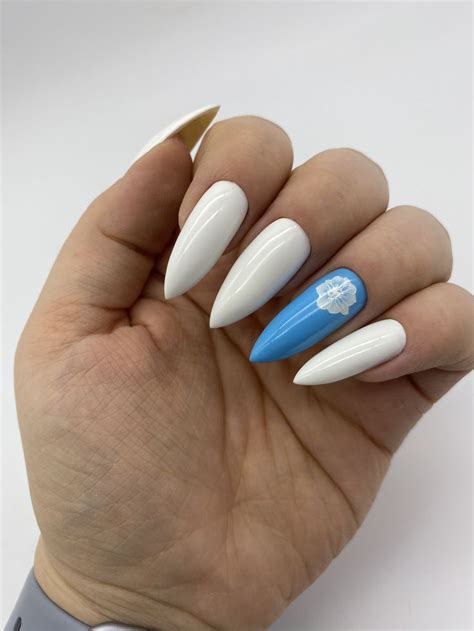 Белые длинные ногти со слайдер-дизайном | Nails, Beauty