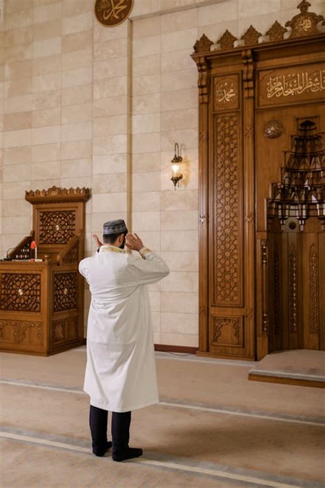 Man Praying at the Altar · Free Stock Photo