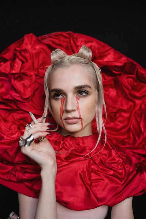 wanted to share some of my favourite photos of her : r/that_Poppy