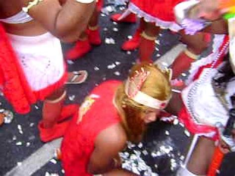 Mulher Gozando E Mijando - Loirinhas Mijando no Carnaval!!! rs rs - YouTube