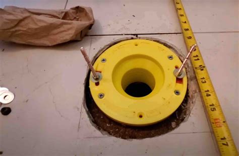 Troubleshooting and Fixing a Low Toilet Flange - Emergency Plumber Long