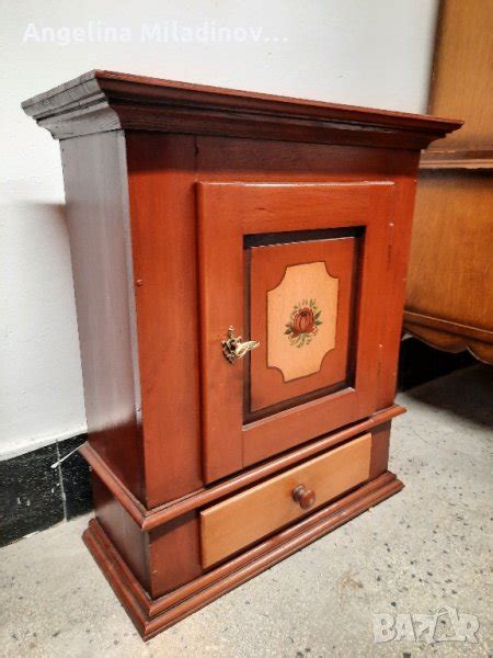 винтидж шкаф за стена в Шкафове в гр. София - ID42627480 — Bazar.bg