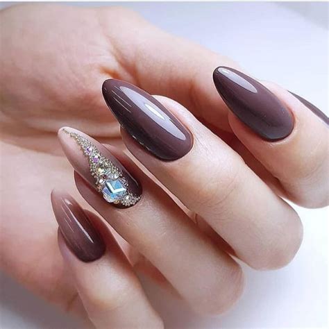 Kuvan mahdollinen sisältö: ainakin yksi henkilö ja lähikuva | Nagels ...