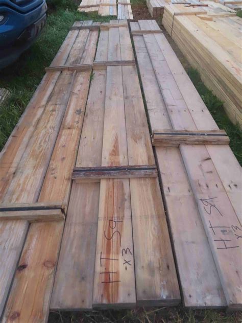 15 Southern Pine Hardwood : (10) 2'' x 8'' x 18' , (5) 2'' x 8'' x 20