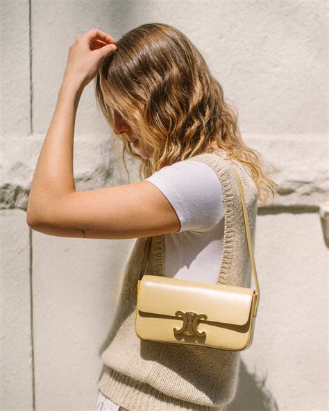 Review: Đánh giá túi Celine Triomphe – Factory Outlet