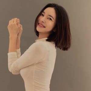 韩星金允智将于9月举行婚礼 与未婚夫小学时相识_手机新浪网