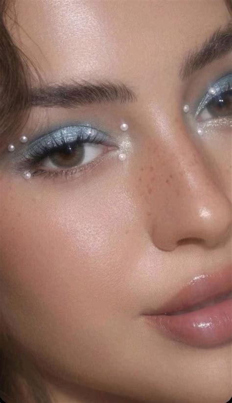glitter makeup ideas | Makyaj fikirleri, Makyaj look, Parti makyajı
