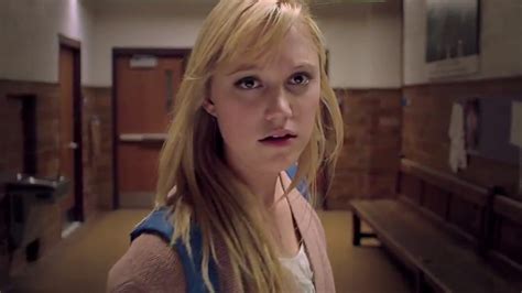 Movie Review – It Follows (best horror film of the year???)