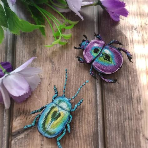 Брошь жук in 2024 | Hand embroidery art, Thread painting, Diy embroidery