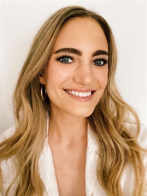 About — Isabella Walker