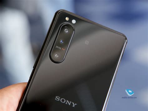 Mobile-review.com Первый взгляд на компактный флагман Sony Xperia 5 II ...