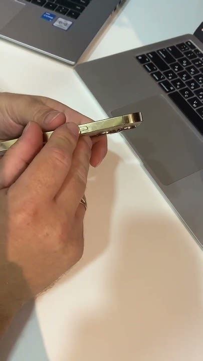 iPhone 13 Pro завис, нет изображения, не включается. Ремонт за 1 минуту ...