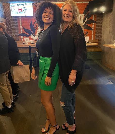 Genelle Williams's feet