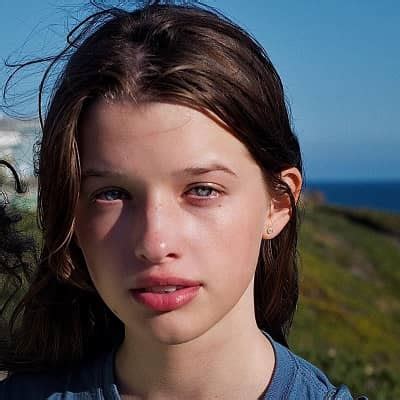 Ever Anderson - Single, Bio, Career, Age, Net Worth, Height, Facts