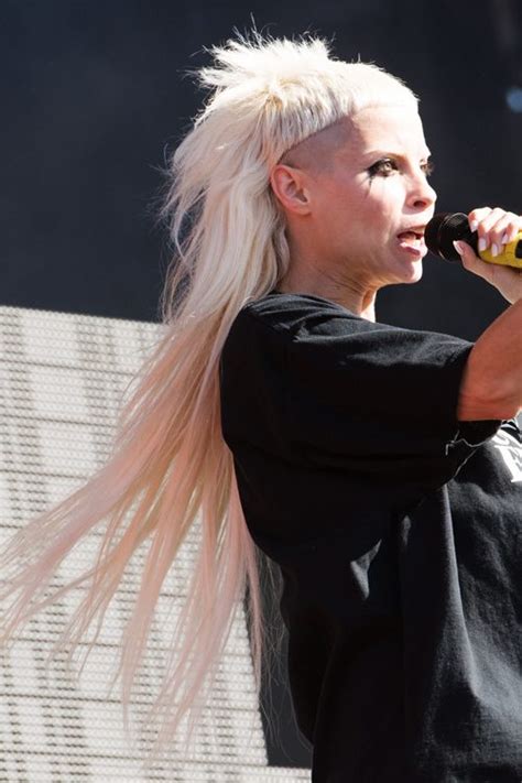 Yolandi Visser's Hairstyles & Hair Colors | Steal Her Style
