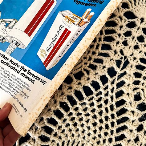 Vintage Playboy October 1972 : Playboy's Bunnies of 1972 Miss October