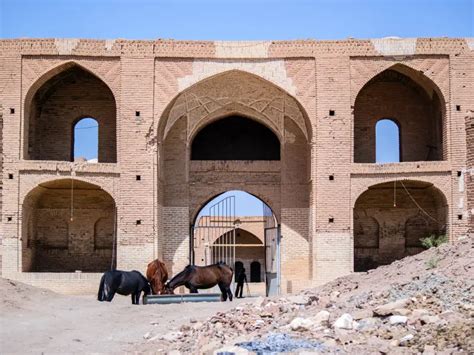 What Is Caravanserai? Persian Caravanserai Definitions